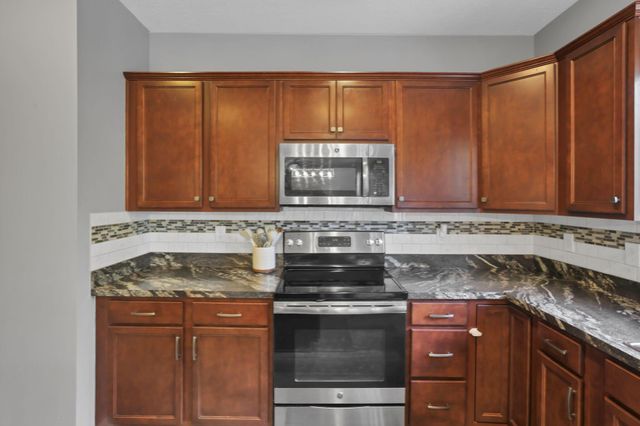 3986 Snowcreek Drive, Grove City, OH 43123