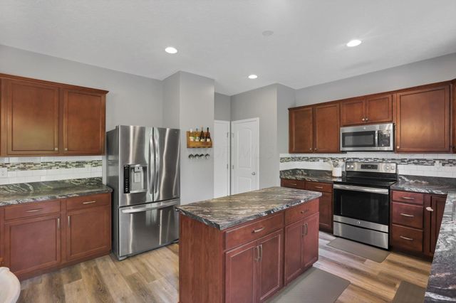 3986 Snowcreek Drive, Grove City, OH 43123