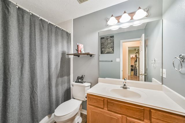 2723 Indian Mound Trail, Crosby, TX 77532