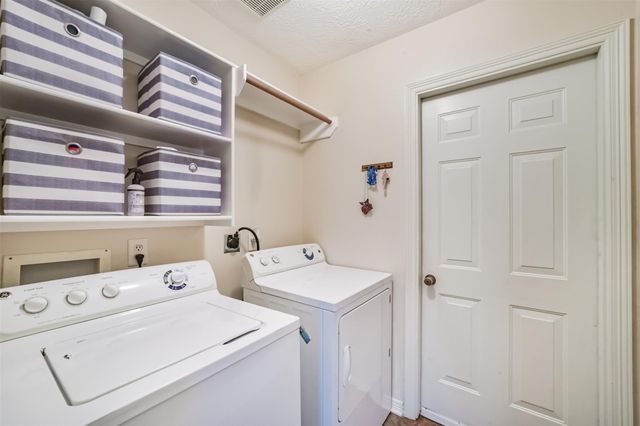 2723 Indian Mound Trail, Crosby, TX 77532