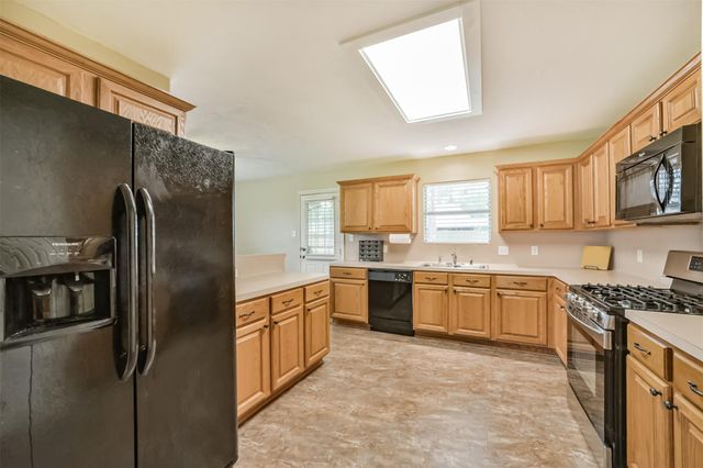 2723 Indian Mound Trail, Crosby, TX 77532