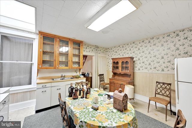 525 W MAHANOY ST, Mahanoy City, PA 17948