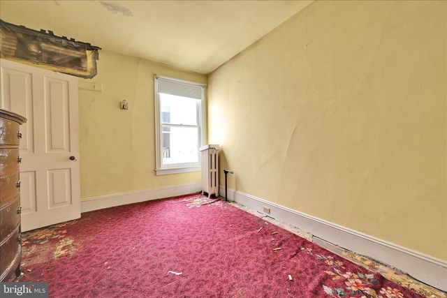 525 W MAHANOY ST, Mahanoy City, PA 17948
