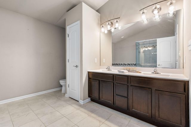 1089 Lakeview Drive, Hobart, IN 46342