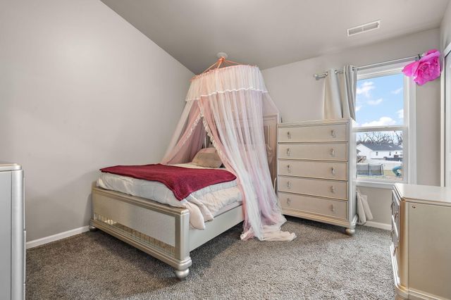 1089 Lakeview Drive, Hobart, IN 46342