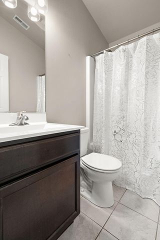 1089 Lakeview Drive, Hobart, IN 46342