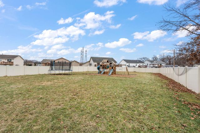 1089 Lakeview Drive, Hobart, IN 46342