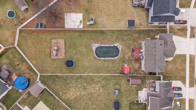 1089 Lakeview Drive, Hobart, IN 46342