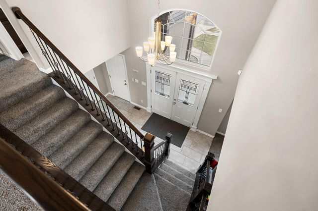 1089 Lakeview Drive, Hobart, IN 46342