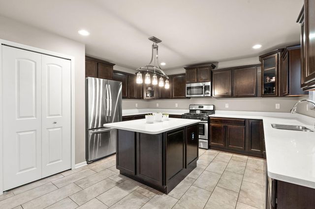 1089 Lakeview Drive, Hobart, IN 46342