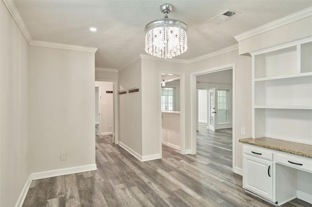 102 Springs Edge Drive, Montgomery, TX 77356