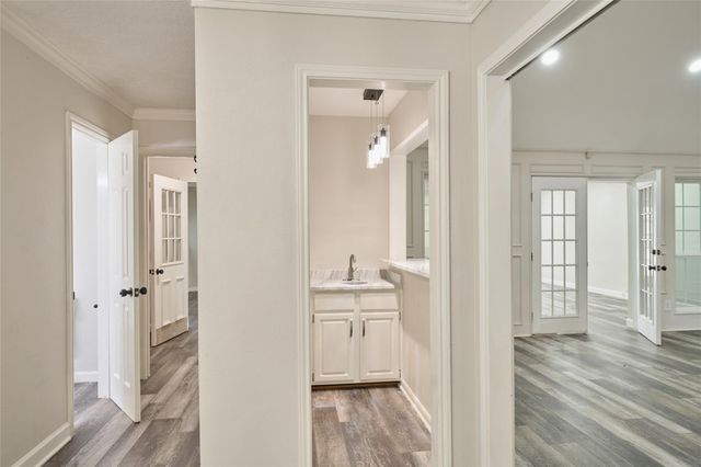 102 Springs Edge Drive, Montgomery, TX 77356