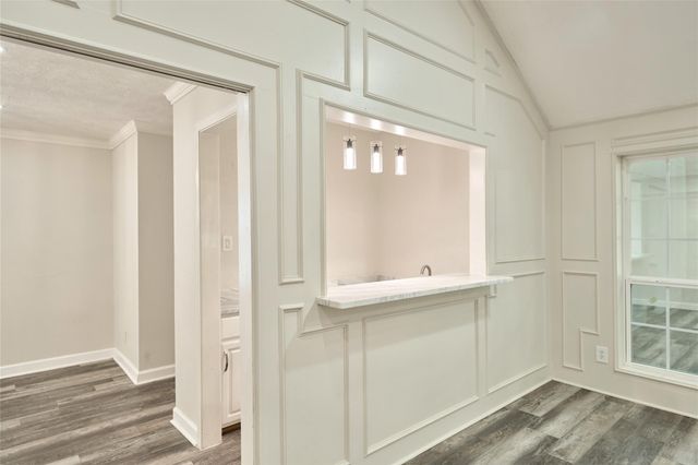 102 Springs Edge Drive, Montgomery, TX 77356