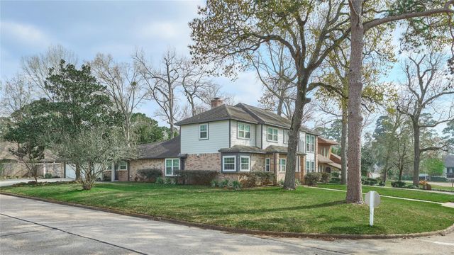 102 Springs Edge Drive, Montgomery, TX 77356