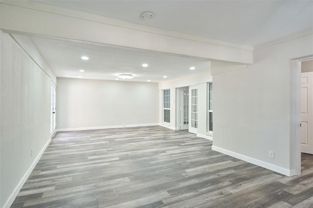 102 Springs Edge Drive, Montgomery, TX 77356