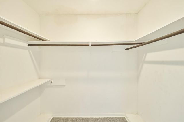 102 Springs Edge Drive, Montgomery, TX 77356