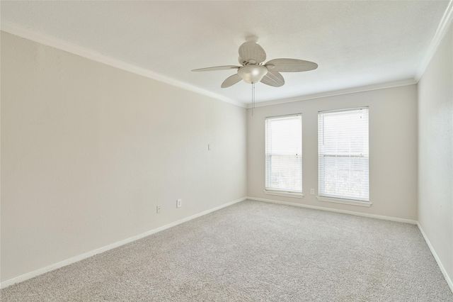 102 Springs Edge Drive, Montgomery, TX 77356