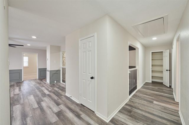 102 Springs Edge Drive, Montgomery, TX 77356