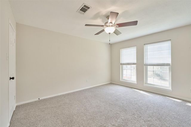 102 Springs Edge Drive, Montgomery, TX 77356