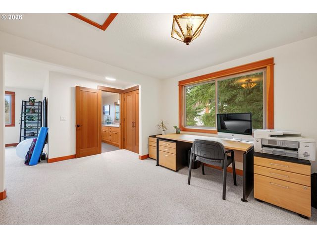 8380 Sw ROGUE Ln, Wilsonville, OR 97070