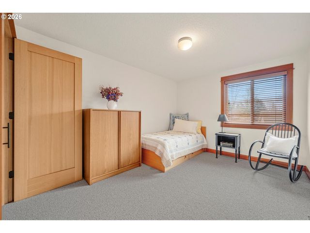 8380 Sw ROGUE Ln, Wilsonville, OR 97070