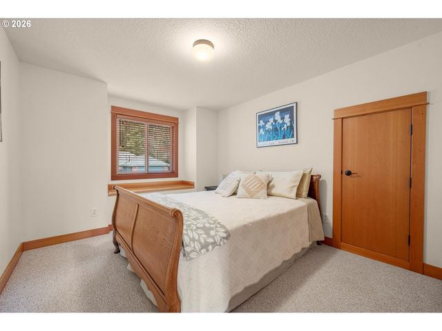 8380 Sw ROGUE Ln, Wilsonville, OR 97070