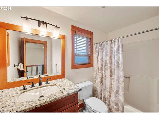 8380 Sw ROGUE Ln, Wilsonville, OR 97070