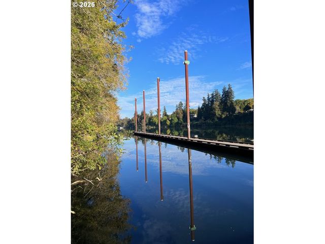 8380 Sw ROGUE Ln, Wilsonville, OR 97070