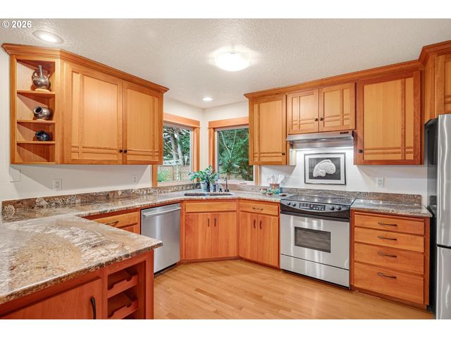 8380 Sw ROGUE Ln, Wilsonville, OR 97070