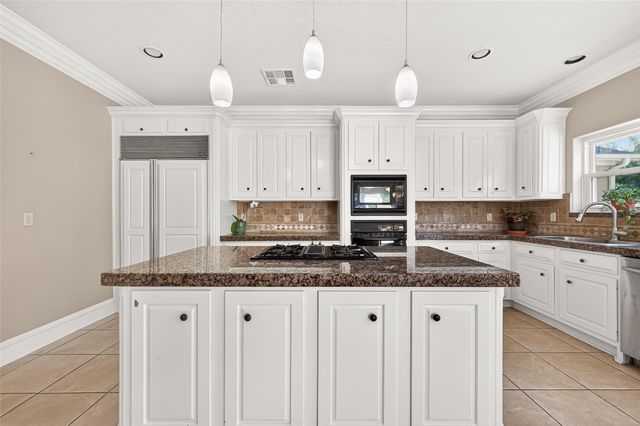 13606 Still Bay Court, Houston, TX 77077