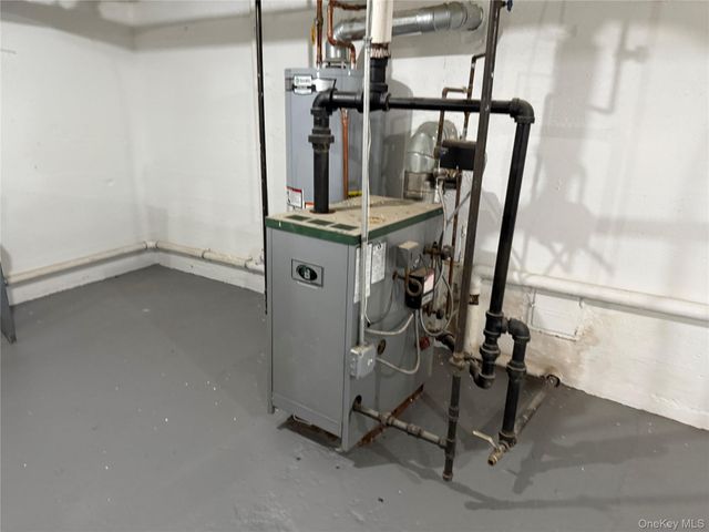 9 Center Street, Glen Cove, NY 11542