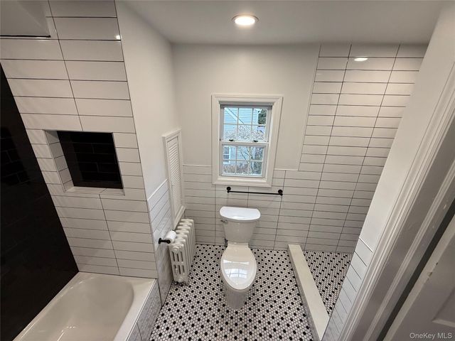 9 Center Street, Glen Cove, NY 11542