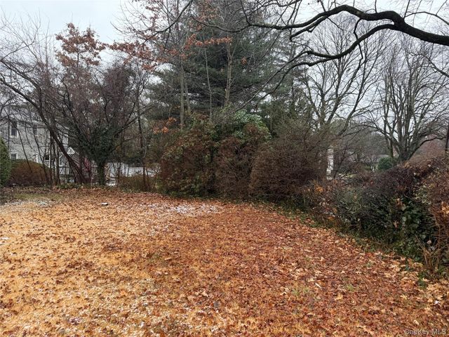 9 Center Street, Glen Cove, NY 11542