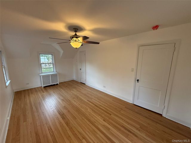 9 Center Street, Glen Cove, NY 11542