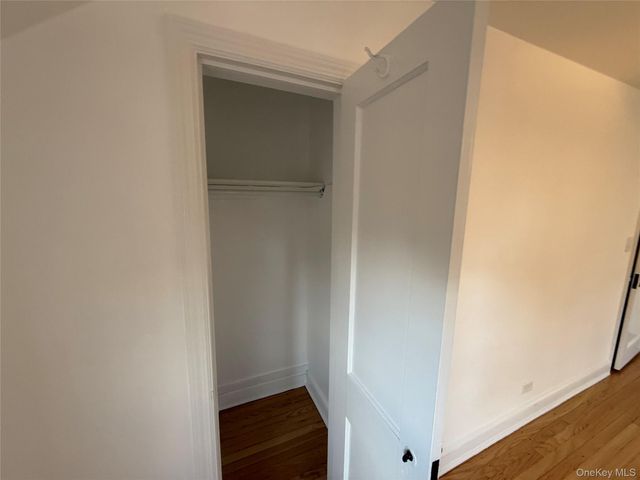 9 Center Street, Glen Cove, NY 11542