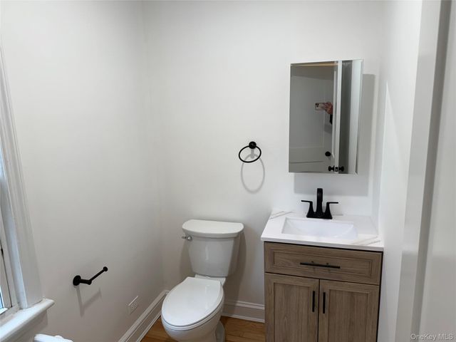 9 Center Street, Glen Cove, NY 11542