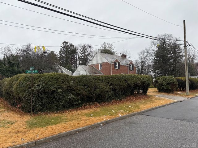 9 Center Street, Glen Cove, NY 11542