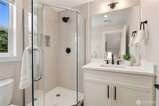 6206 43rd Avenue NE, Seattle, WA 98115