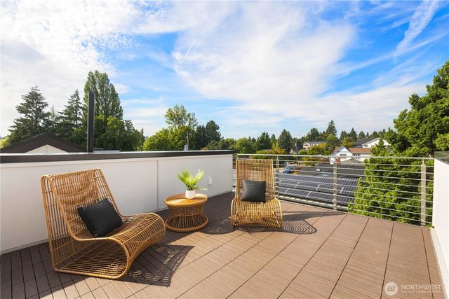 6206 43rd Avenue NE, Seattle, WA 98115