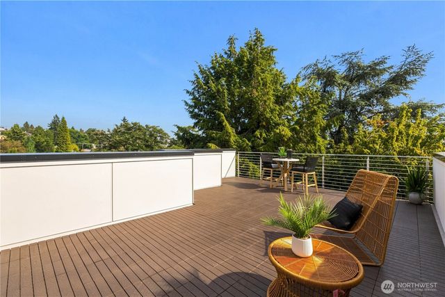6206 43rd Avenue NE, Seattle, WA 98115