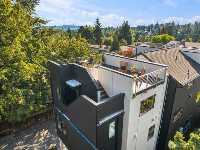 6206 43rd Avenue NE, Seattle, WA 98115