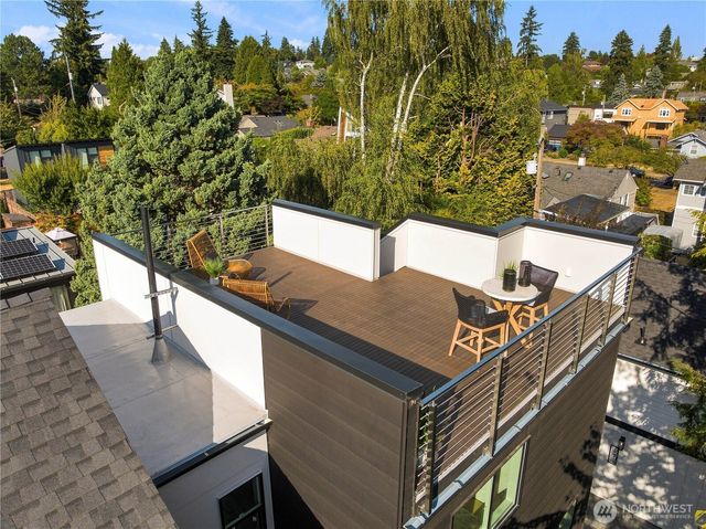 6206 43rd Avenue NE, Seattle, WA 98115