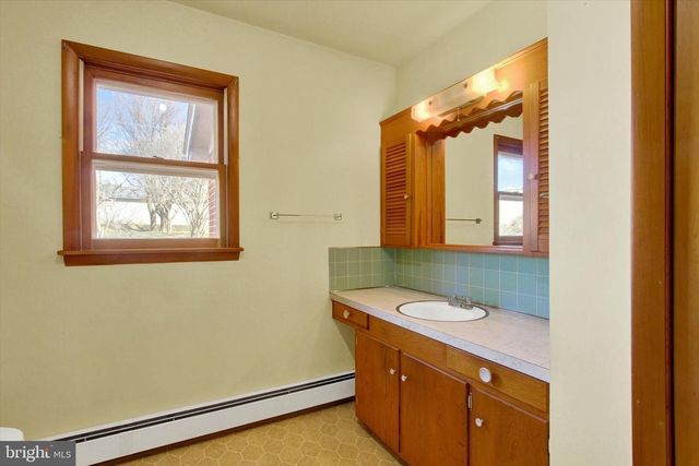 5170 GLEN ECHO RD, Glen Rock, PA 17327