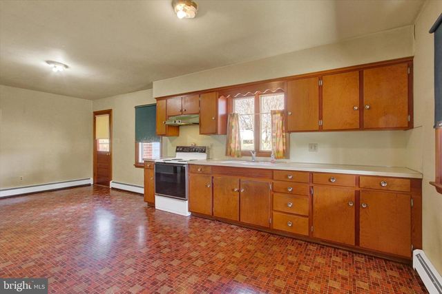 5170 GLEN ECHO RD, Glen Rock, PA 17327