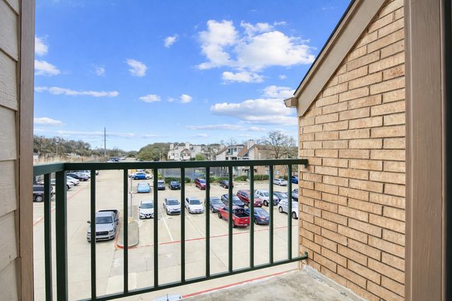 2301 Basil Drive F211, Arlington, TX 76006