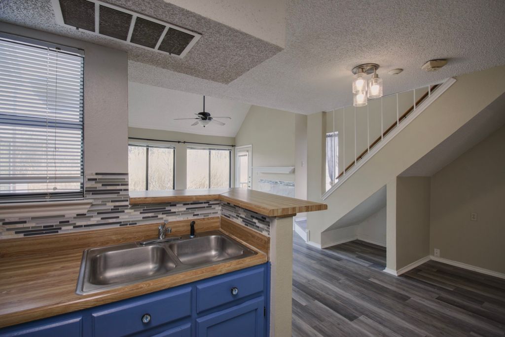 2301 Basil Drive F211, Arlington, TX 76006