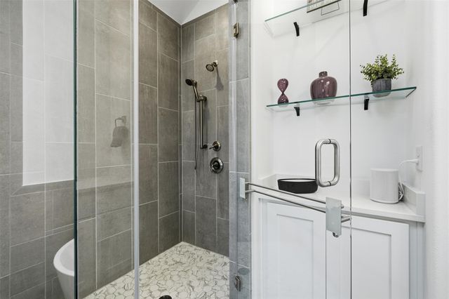 1122 Malone Street, Houston, TX 77007