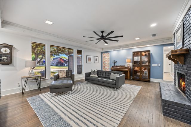 2825 Prairie Creek Drive, Plano, TX 75075