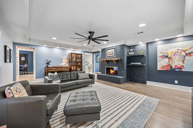 2825 Prairie Creek Drive, Plano, TX 75075