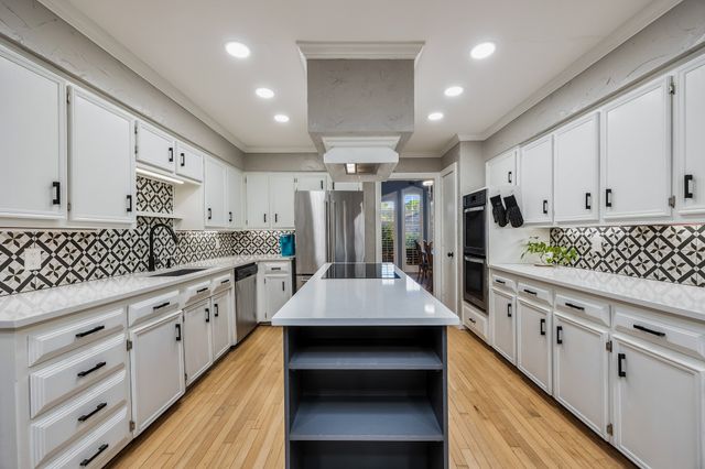 2825 Prairie Creek Drive, Plano, TX 75075